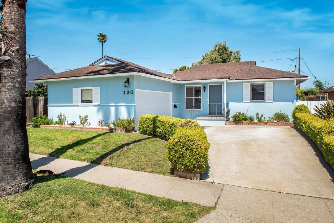 120 San Rafael Ave in Santa Barbara, CA - Building Photo