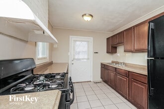 1722 Papoose Rd in Carpentersville, IL - Building Photo - Building Photo