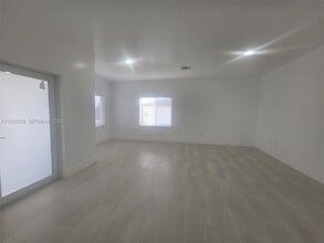 21210 SW 119th Ave in Miami, FL - Building Photo - Building Photo