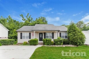 639 Loch Lomond Cir in Concord, NC - Building Photo