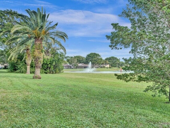9264 Vista Del Lago