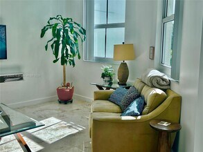 9172 Collins Ave in Surfside, FL - Building Photo - Building Photo