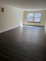 4333 N Oakland Ave in Shorewood, WI - Building Photo