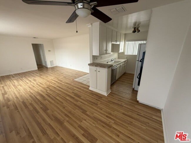 property at 18600 Burbank Blvd