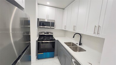 9101 SW 137th Ter in Miami, FL - Building Photo - Building Photo