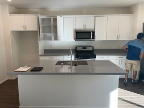 969 W Jasmine Way in Rialto, CA - Building Photo - Building Photo