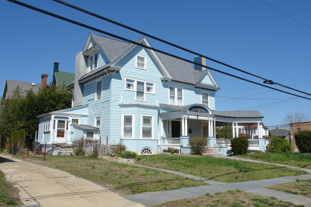 1107 Grand Ave in Asbury Park, NJ - Foto de edificio