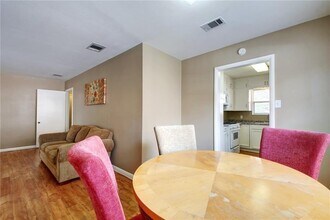 507 Bellevue Pl, Unit B in Austin, TX - Building Photo - Building Photo