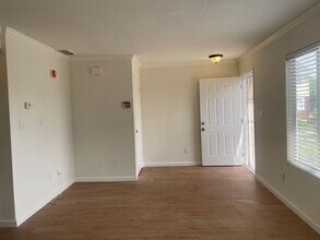 4066 Weymouth Ln in Sacramento, CA - Building Photo - Building Photo