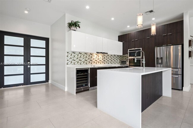 5735 SW 35th St in Miami, FL - Building Photo - Building Photo