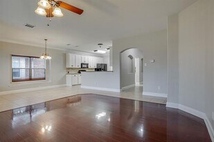 1001 Atlanta Dr in Denton, TX - Building Photo