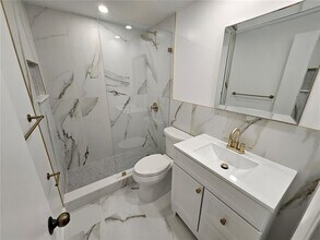 733 NW 30th Ct, Unit 3 in Wilton Manors, FL - Building Photo - Building Photo
