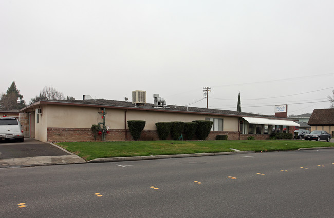 180 Starr Ave in Turlock, CA - Building Photo - Building Photo