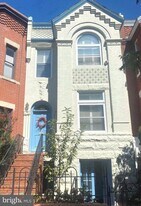 136 D St SE in Washington, DC - Building Photo
