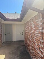708 E Pecan St in Hurst, TX - Building Photo