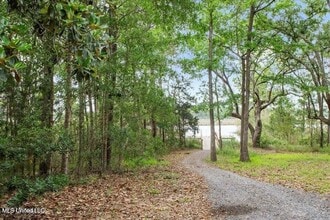 2501 Bienville Blvd in Ocean Springs, MS - Building Photo - Building Photo