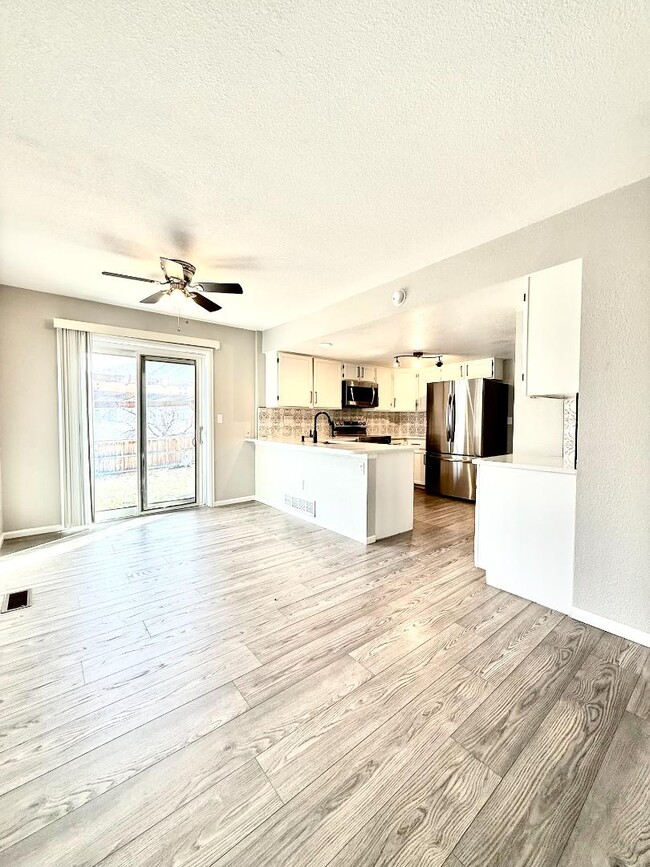 1872 S Cathay Ct in Aurora, CO - Building Photo - Building Photo