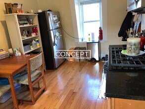 12 Claremon St, Unit 3 in Somerville, MA - Foto de edificio - Building Photo