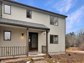 6 Bancroft St in Pepperell, MA - Building Photo - Building Photo