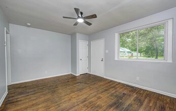 5366 Clarendon Rd in Indianapolis, IN - Building Photo - Building Photo
