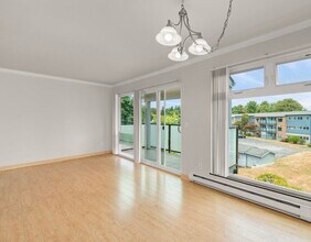 15146 65th Ave S, Unit 518 in Tukwila, WA - Building Photo - Building Photo