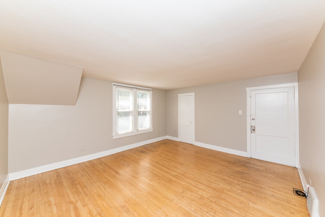 4153 N Whipple St, Unit 2 in Chicago, IL - Building Photo