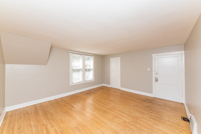 property at 4153 N Whipple St