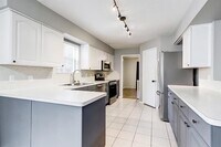 4023 Cedar Forest Dr photo'