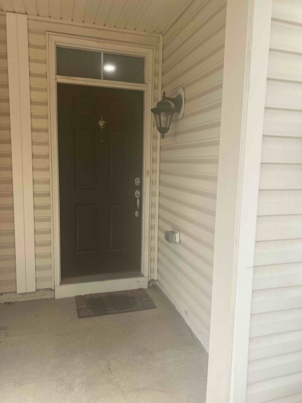 property at 2945 Chinkapin Oak Ln