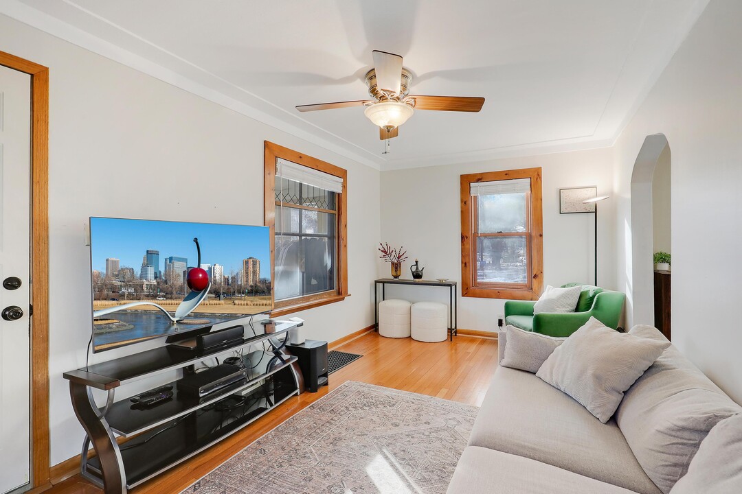 3042 Johnson St NE in Minneapolis, MN - Building Photo