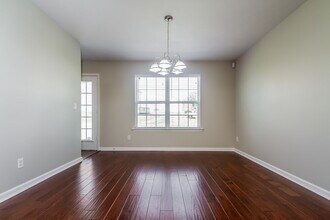 138 Howard Woody Dr in La Vergne, TN - Building Photo - Building Photo