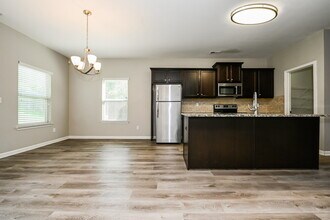 221 Magnaview Dr in Mcdonough, GA - Building Photo - Building Photo