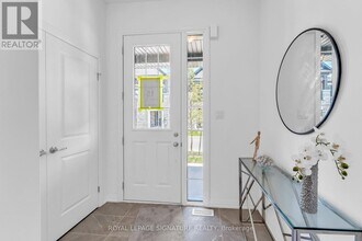 7453 Baycrest Cmn in Niagara Falls, ON - Building Photo - Building Photo