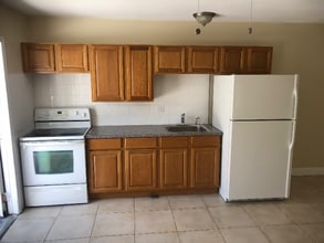 2440-2442 Jackson St in Hollywood, FL - Building Photo - Building Photo