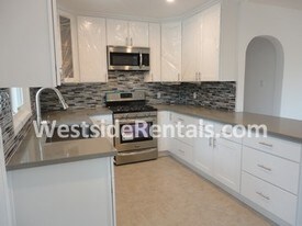 3176 Rowena Ave in Los Angeles, CA - Building Photo