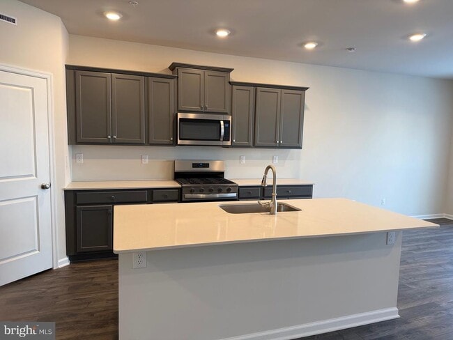 property at 1083 Meadowlark Dr