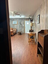 5637 N Highway 1, Unit Apt. A. in Lockport, LA - Foto de edificio - Building Photo