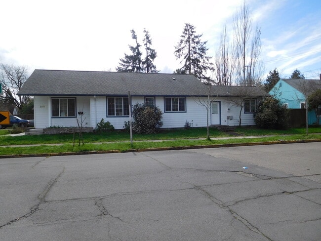 210 W 14th Ave in Eugene, OR - Building Photo - Building Photo