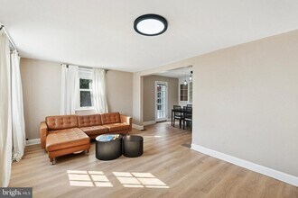 614 Wises Mill Rd in Philadelphia, PA - Building Photo - Building Photo