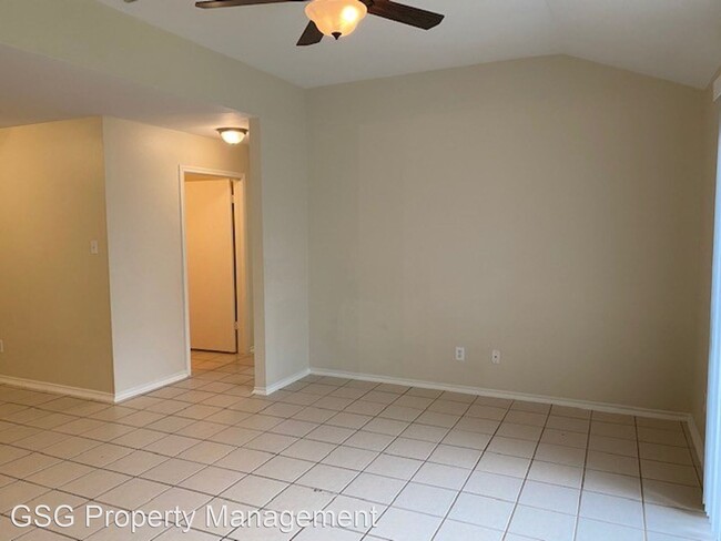5607 Lakebend W Dr in San Antonio, TX - Building Photo - Building Photo