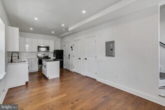 835 Corinthian Ave-Unit -3 in Philadelphia, PA - Building Photo - Building Photo