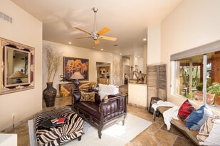 45607 N 12th St in Phoenix, AZ - Building Photo