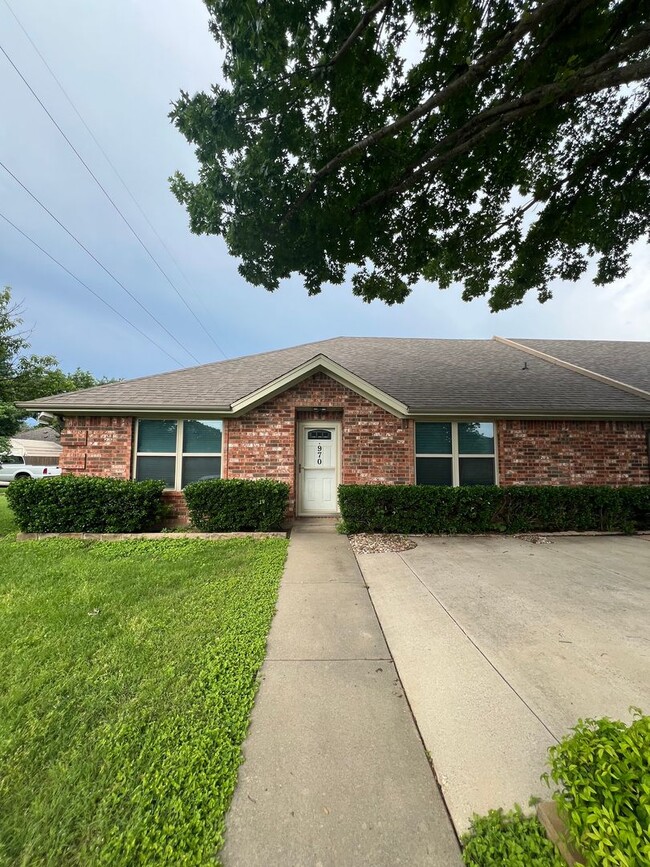 property at 970 Austin Ct