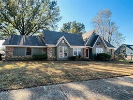 6075 N Shallowhill Dr in Memphis, TN - Building Photo
