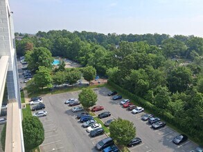 7333 New Hampshire Ave, Unit 11th Floor in Takoma Park, MD - Building Photo - Building Photo