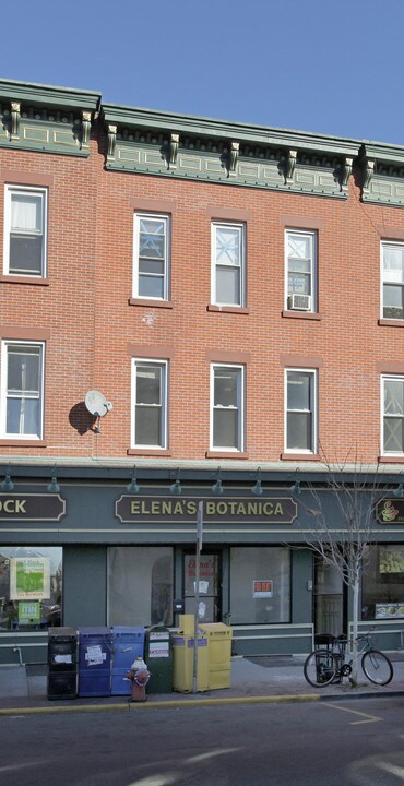 422 32nd St in Union City, NJ - Building Photo