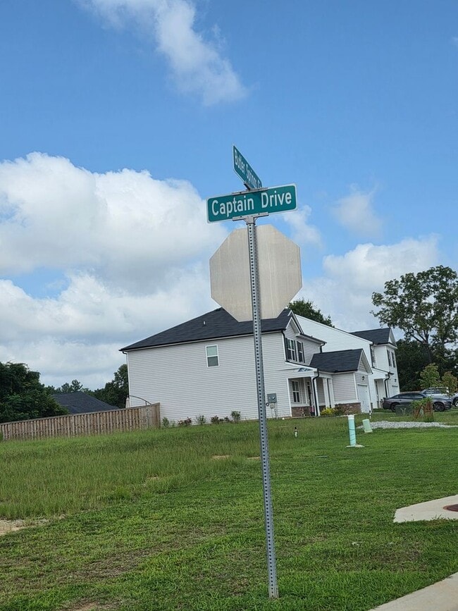 5116 Captain Dr in Grovetown, GA - Building Photo - Building Photo