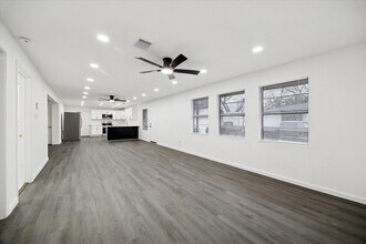 1500 Harvard St in Baytown, TX - Foto de edificio - Building Photo