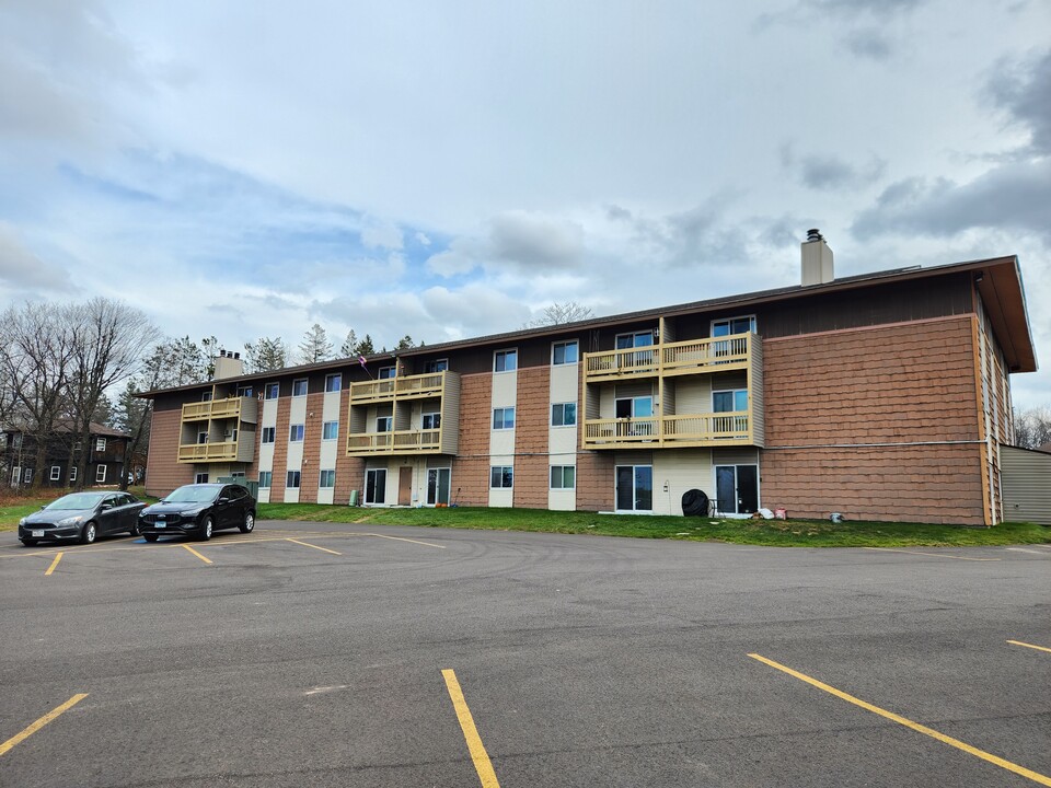 Spirit Mountain Apartments in Proctor, MN - Building Photo