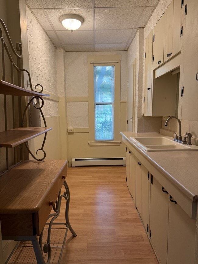 66 Stroudwater St in Westbrook, ME - Building Photo - Building Photo